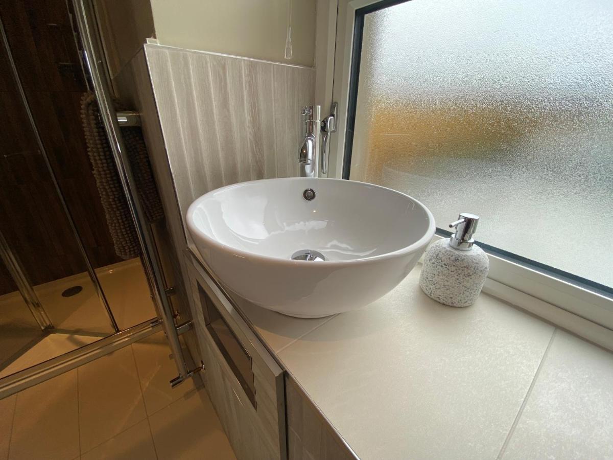 The Gate Lodge At Dunnanew - 4 Star- Sleeps 5 Seaforde Екстериор снимка
